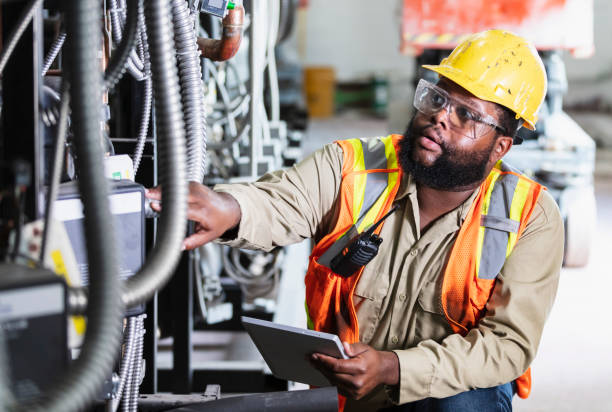 Best Affordable Electrician  in Hollywood Park, TX
